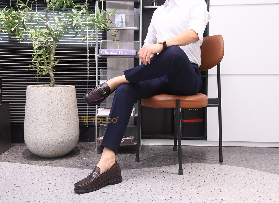 Giày cao 8cm đục lỗ thoáng khí siêu nhẹ 11